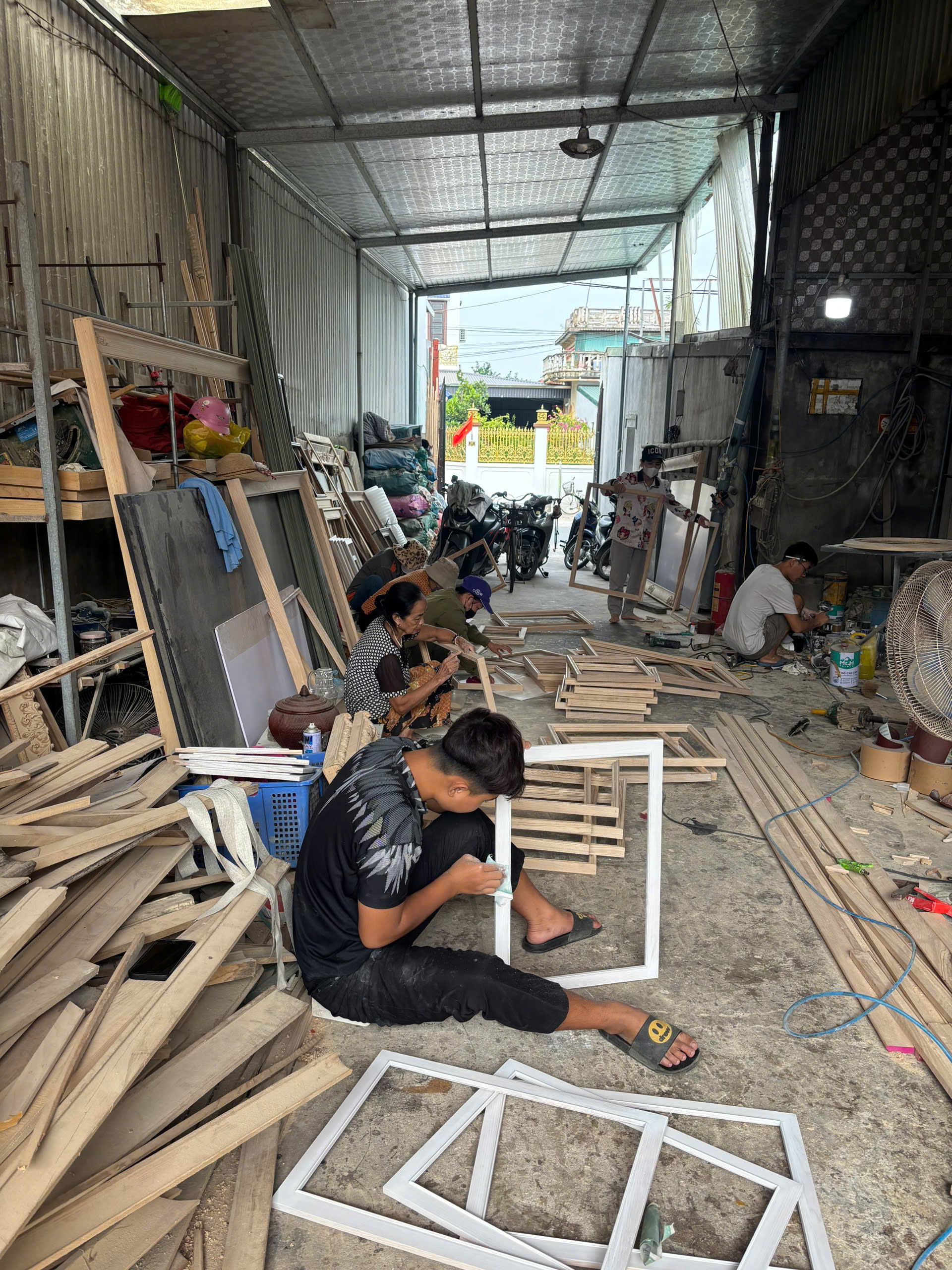 Đóng khung tranh lấy ngay – Giá ưu đãi tại xưởng Hà Nội